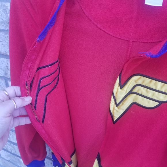 Wonder Woman Pajamas Costume DC Comics Footed RedBlue OnePiece Small/Medium pjs - Picture 5 of 10